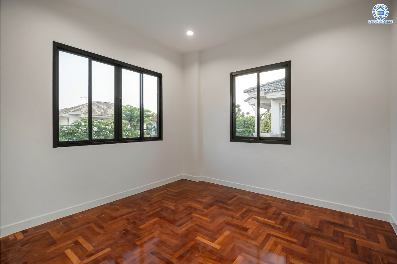 บ้านมือสองตกแต่งใหม่ โครงการ ชลลดา วัดลาดปลาดุก คุณภาพระดับ L&H บนเนื้อที่ 52.50 ตร.ว. ฟังก์ชัน 3 ห้องนอน 2 ห้องน้ำ 1 ที่จอดรถ บนทำเลศักยภาพ เชื่อมต่อหลายเส้นทาง ใกล้รถไฟฟ้าสายสีม่วง "สถานีคลองบางไผ่" และเซ็นทรัลเวสท์เกต